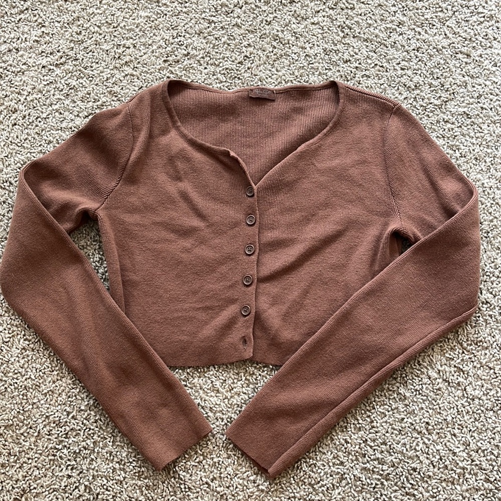 Cropped brown sweater